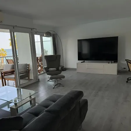 En Primera Linea De La Playa Apartment *